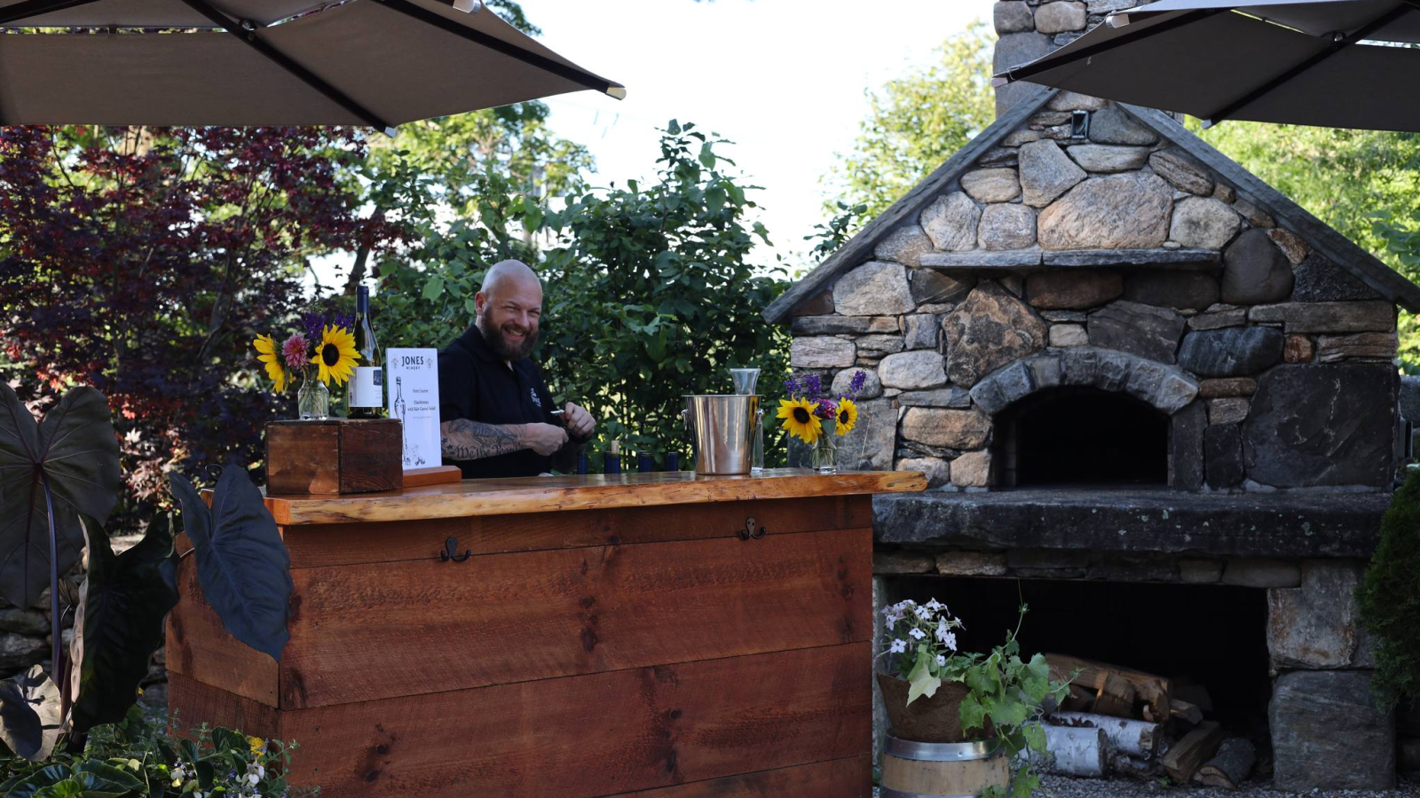 Winery Terrace Bar and Pizza Oven