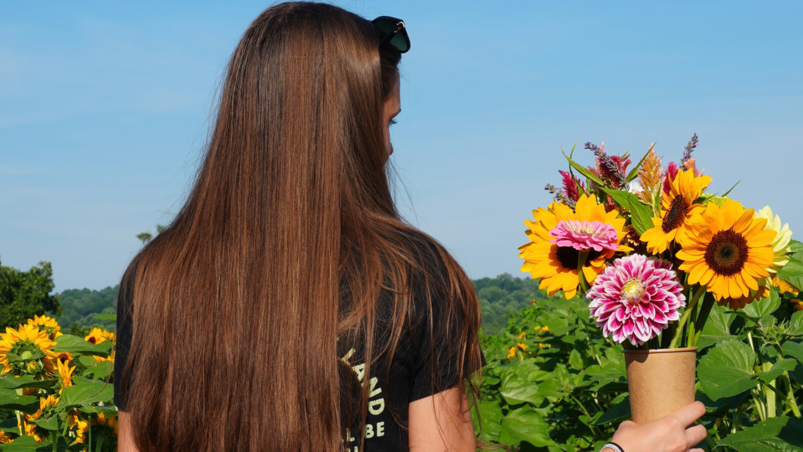 Juliet with HYO Flowers