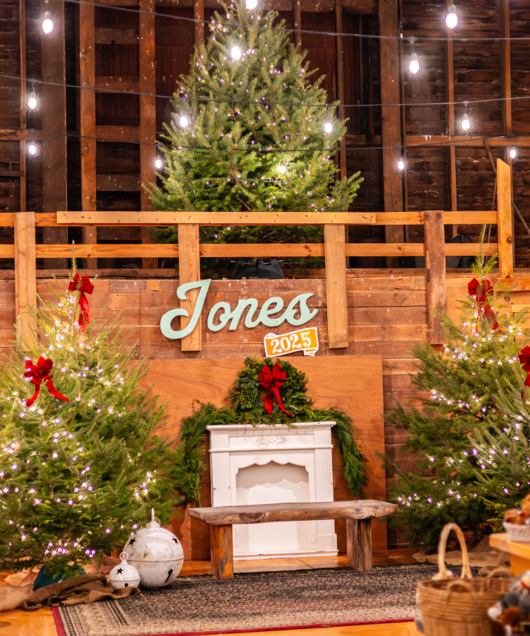 Jingle Bell Barn Photo Op